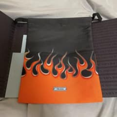 新品 PRADA ノベルティ 非売品 ケース付きのサムネイル
