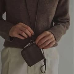 新品未使用品 エトレトウキョウ レザーコードカラビナスクエアパース