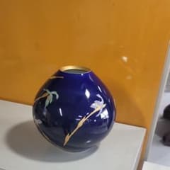 香蘭社 花瓶 磁器 瑠璃地 花文のサムネイル