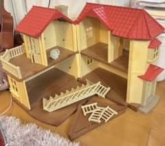 あかりの灯る大きなお家　赤い屋根のお家　シルバニアファミリーのサムネイル