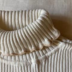 SLAP SLIP べべ アイボリー リブ編み長袖タートルニット カットソーのサムネイル