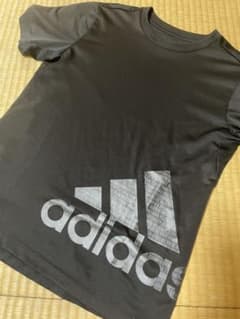 adidas アディダス Tシャツ　メンズSサイズ　黒のサムネイル