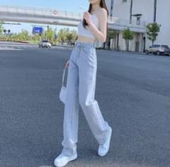 ライトブルーワイドレッグデニムパンツのサムネイル