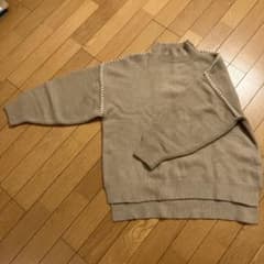 ベージュ ニットセーター M-Lのサムネイル