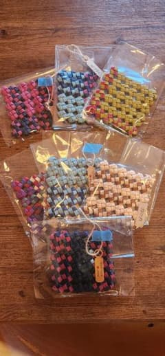 ハンドメイド 編み込みコースター 二枚セットのサムネイル
