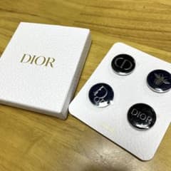 Dior ノベルティ　ピンパッジのサムネイル