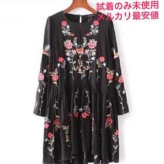 ★ZARA系 花柄 刺繍ワンピース 未使用美品★のサムネイル