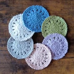 ハンドメイド 　コットン100%かぎ針編みコースター 6枚セットのサムネイル
