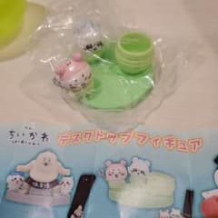 【最安値】翌日発送 ちいかわ デスクトップフィギュア 古本屋＆モモンガのサムネイル
