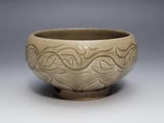 青磁 陰刻纏枝蓮瓣紋 茶杯 宋元時代 幅約9.4cm 青磁 陰刻纏枝蓮瓣紋 茶杯 宋元時代 幅約9.4cm - メルカリ