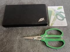 貴重品 WPC+ 花ハサミ グリーン 木材グリップ 貴重品 WPC+ 花ハサミ グリーン 木材グリップ - メルカリ