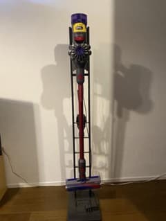 Dyson V8 Slim Fluffy 掃除機 掃除機立てのサムネイル