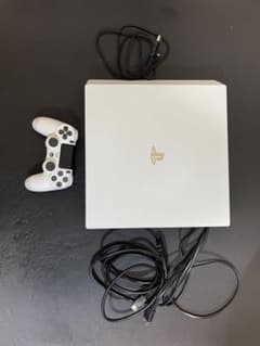 PlayStation4 Pro グレイシャー・ホワイト 1TBのサムネイル