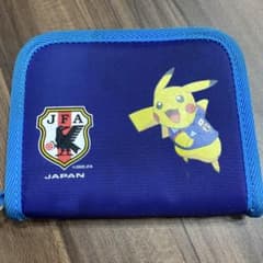 最終お値下げ！ アディダス　ピカチュウサッカー日本代表コラボ財布のサムネイル