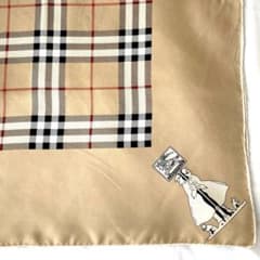 Burberryベージュ ノバチェック柄 シルクスカーフ イタリア製