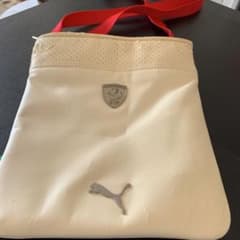 Ferrariのショルダーバックのサムネイル