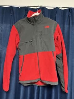 THE NORTH FACE 赤色　アウターのサムネイル