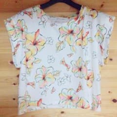 スパイラルガール 花柄Ｔシャツのサムネイル