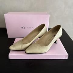 よ*ん様 DIANA パンプス ベージュ ポインテッドトゥのサムネイル