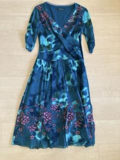 VIVIENNE TAM 花柄 ワンピースのサムネイル