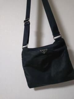 PRADA ナイロン ショルダーバッグ ブラックのサムネイル