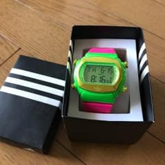 アディダス時計のサムネイル