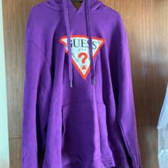 GUESSパーカー紫 即購入OKのサムネイル