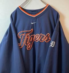 【MLB】ナイキ　ナイロンプルオーバー　刺繍のサムネイル