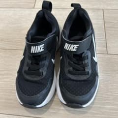 NIKE ブラック スニーカー マジックテープ　17.5cmのサムネイル