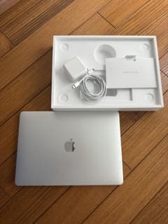 美品】MacBook Air 充放電65 シルバー 元箱充電器等付属品完備 - メルカリ