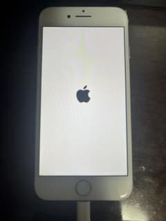 Apple iPhone 8 本体 ホワイトのサムネイル