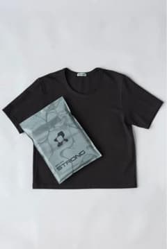 STRONG ブラック Tシャツ ショートスリーブ-oursのサムネイル