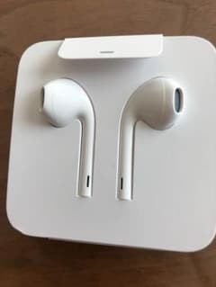 新品/未使用☆iPhone7 イヤホン と 変換アダプタのサムネイル