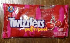 twizzlers グミ　チェリー風味のサムネイル