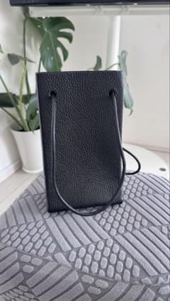 完売モデル　Aeta カウレザー　ケース　PEBBLE GRAIN シボ革 Aeta/PEBBLE GRAIN LEATHER SHOULDER TOTE - メルカリ