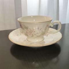 HOYA CHINA Refine カップ＆ソーサー 花柄のサムネイル