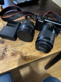 キャノン　EOS M100のサムネイル
