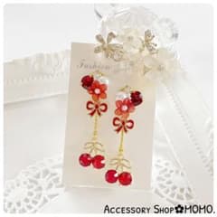 ビジュー・:*キラキラ♡さくらんぼ♡ハンドメイドピアスorイヤリング