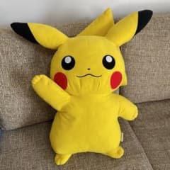 ピカチュウぬいぐるみ　大サイズのサムネイル