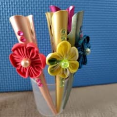 つまみ細工 髪飾り くちばしクリップ 4本セット　2本　オマケ付のサムネイル