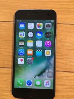 iPhone 6 Silver 64 GB auのサムネイル
