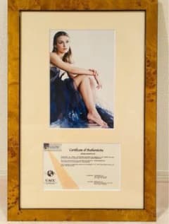 キーラナイトレイ　サイン　額縁 キーラナイトレイ サイン 額縁 - メルカリ