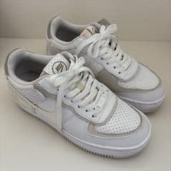 Nike エアフォース1 ホワイトのサムネイル