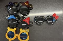 Disney sunglasses 4-piece set, Minnie Mouse only (kids size)