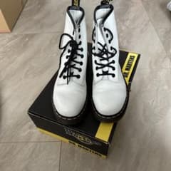 Dr. Martens ホワイト ハイカットブーツ 38 箱付きのサムネイル