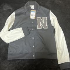 ANIECA スタジャン グレー/アイボリー Nike スタジャン グレー/ホワイト - メルカリ