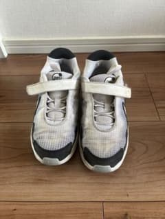 値下げ　Nike スニーカー 20cm fn4459-103 AIR MAXのサムネイル