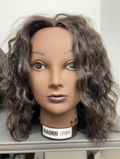 NAOMIウィッグのサムネイル