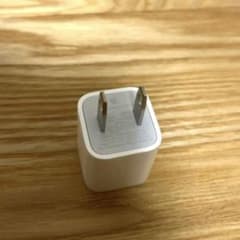 Apple 純正 USB充電器 ホワイト 1ポート 角型 保護シート付 未使用のサムネイル