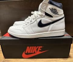 AJ1 レトロ ハイ ホワイト/メタリックネイビーのサムネイル